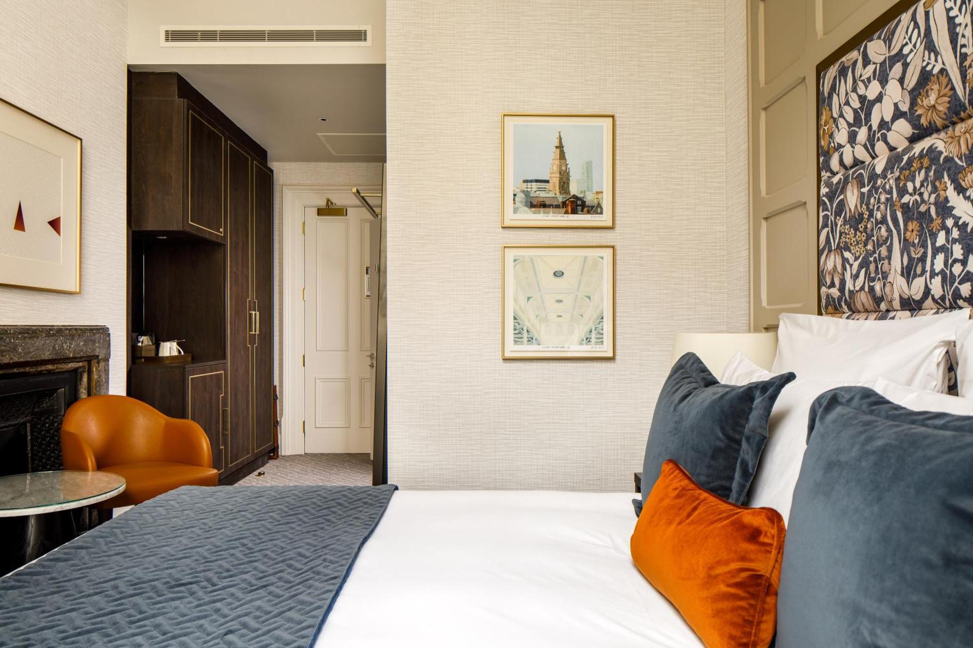 The Municipal Hotel Liverpool - Mgallery Exterior foto A bedroom at the hotel